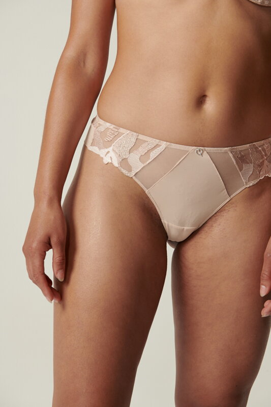 Tanga CHANTELLE (19J9-08) Tanga CHANTELLE (19J9-08)